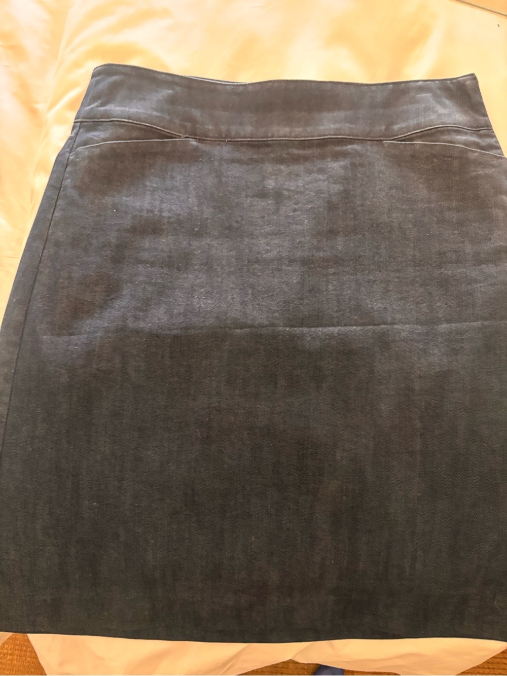 Classic Talbots Denim Pencil Skirt, SIZE 8, side zip, great condition.